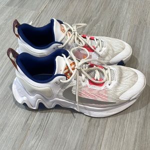 Nike women’s basketball shoes size 7